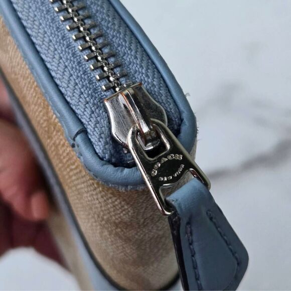 Coach Signature Canvas Long Accordion Zip Wallet in Cream/Blue. - Picture 5 of 7